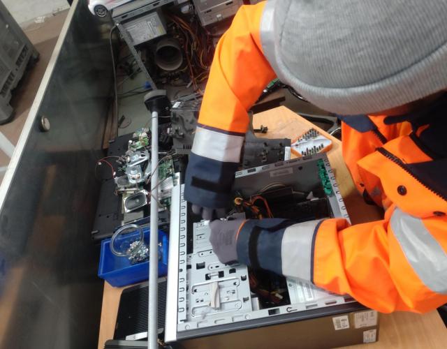 Dmantelement des ordinateurs