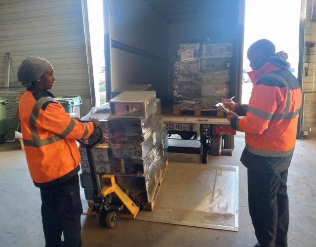 Livraison des ordinateurs  un lyce